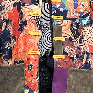 個性的な模様の服の画像